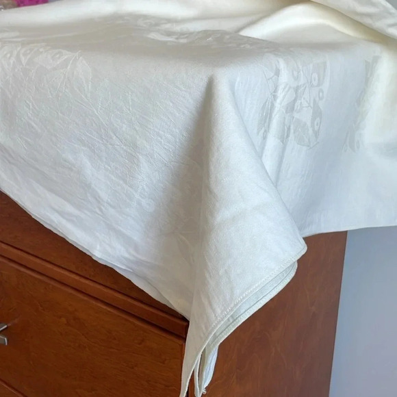 Square  tablecloth - Picture 1 of 8